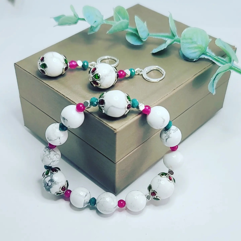 Howlite , Agate set - Picture 1 of 4